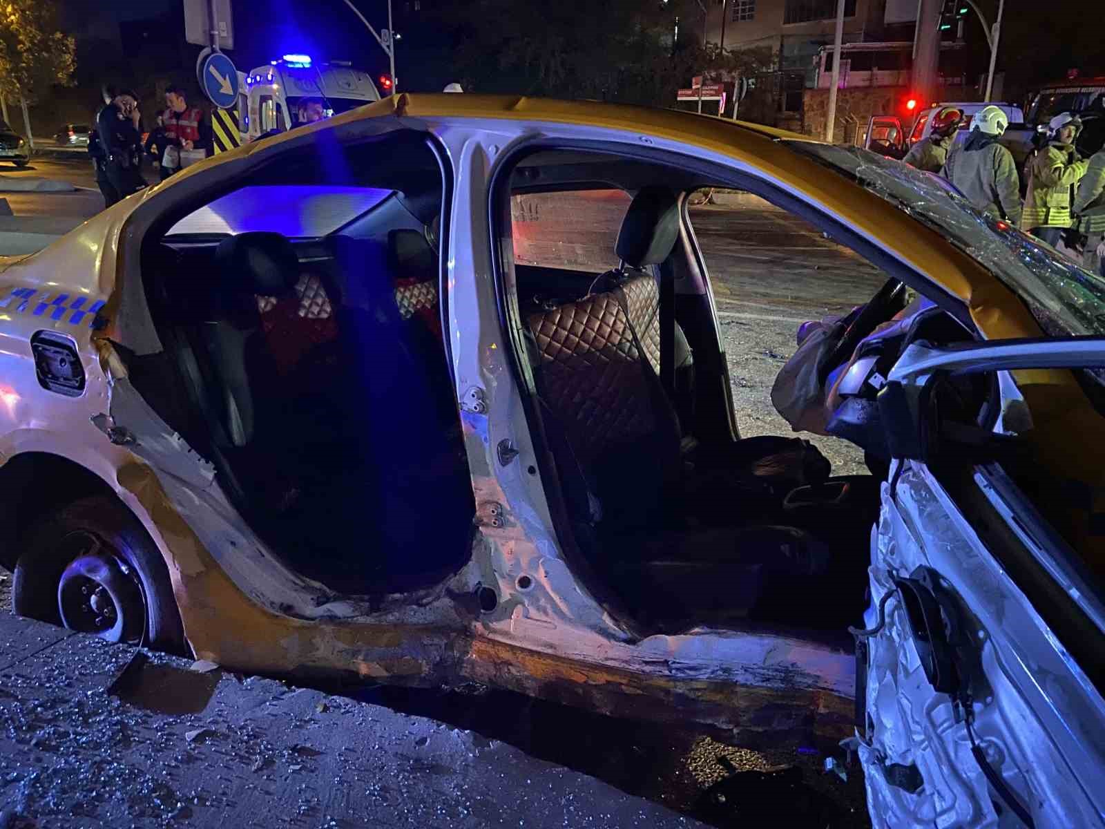 Kırmızı Işık İhlaliyle 10 Kişi Yaralandı