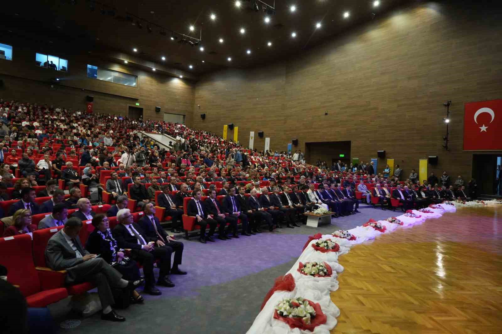 Türk Dünyasının Buluşması: I. Uluslararası Türk Diasporası Sempozyumu Başladı