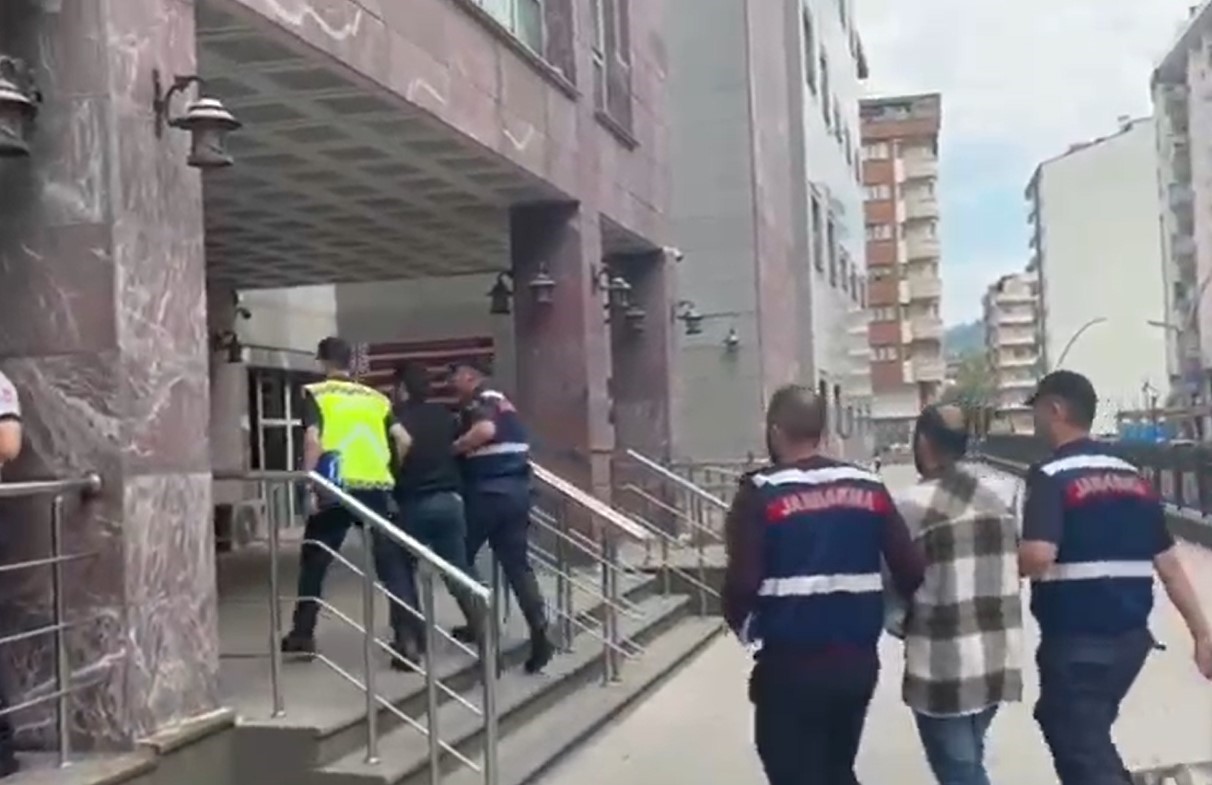 Rize'de Telefon Dolandırıcılığı Çetesine Polis Baskını: 6 Tutuklu