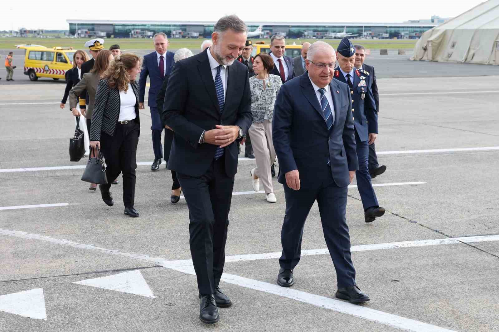 Türkiye'nin Savunma Şefi Belçika'da Diplomatik Görüşmelerde