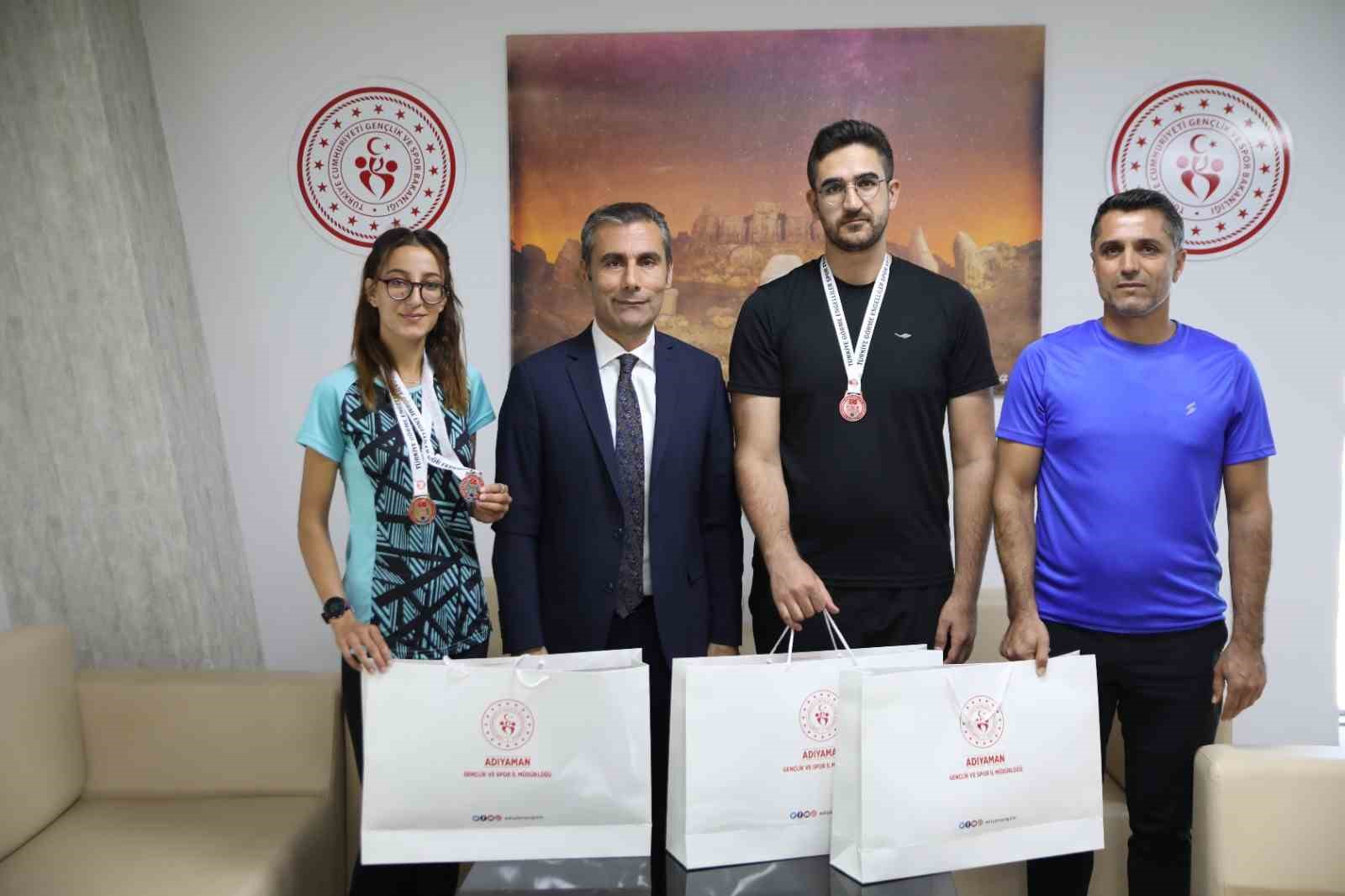 Adıyaman'ın gururu sporcular, podyumdan madalyalarla döndü