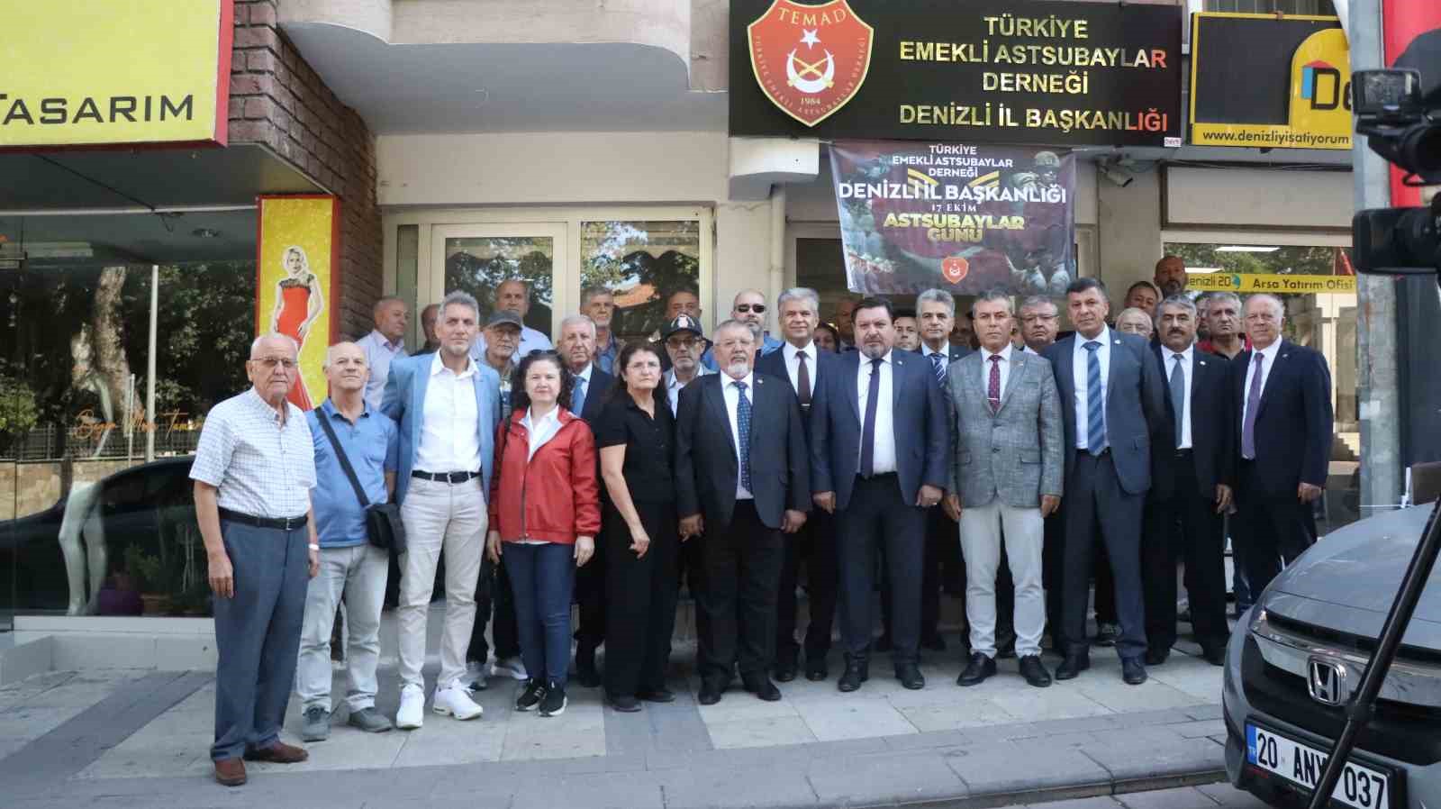 Astsubaylar Denizli'de Günü Coşkuyla Kutladı