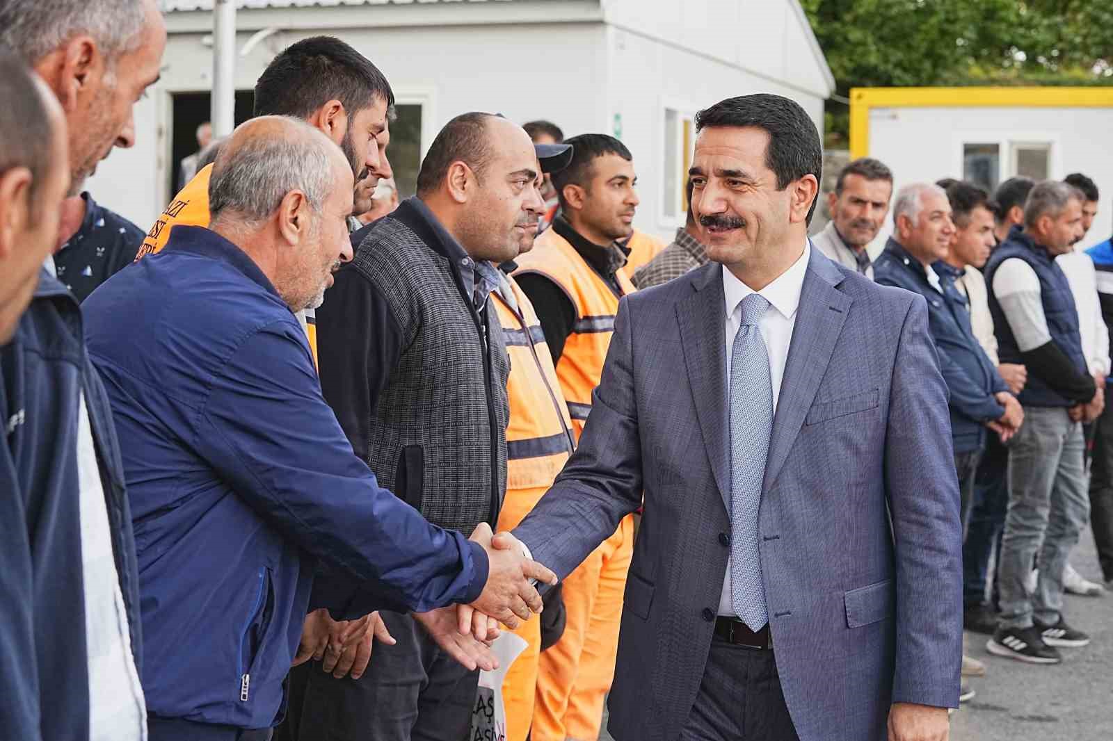 Sokak Güvenliğinin Yeni Kahramanları: Temizlik Personeli