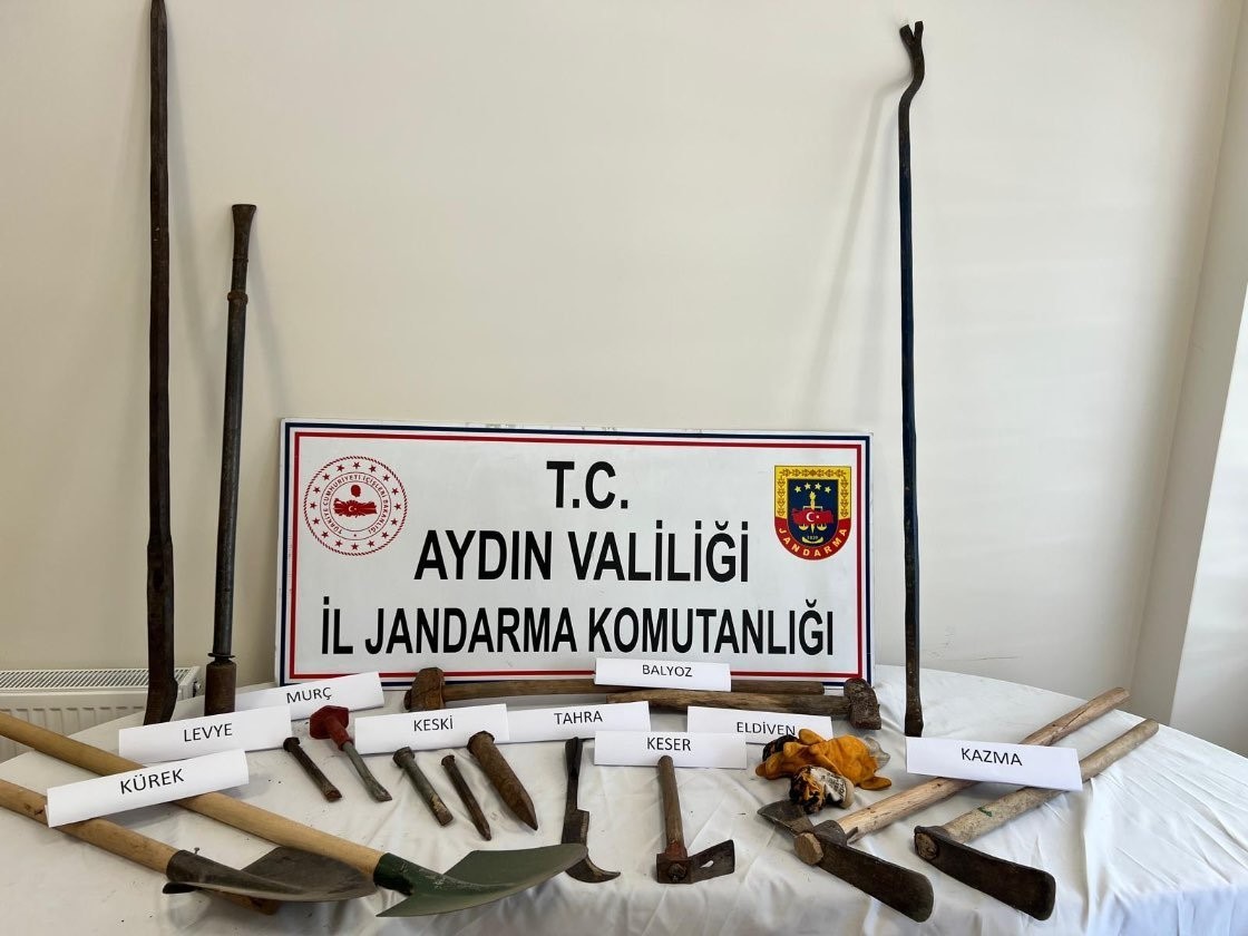 Arkeolojik Hırsızların Kaçak Kazıları Suçüstü Basıldı